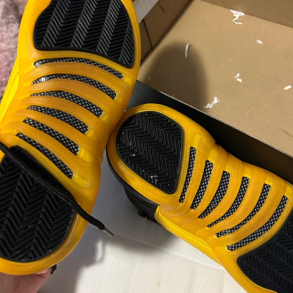 Air Jordan 12 Retro (GS) University Gold